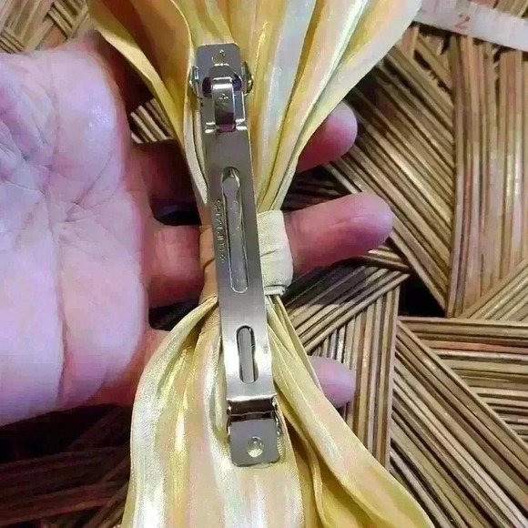 Yellow large hair clip - Picture 8 of 8